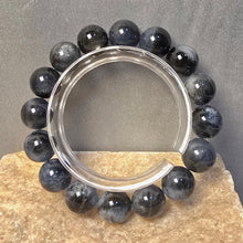 將圖片載入圖庫檢視器 魔鬼海藍寶功效全解析|科學能量實證與冥想防護首選