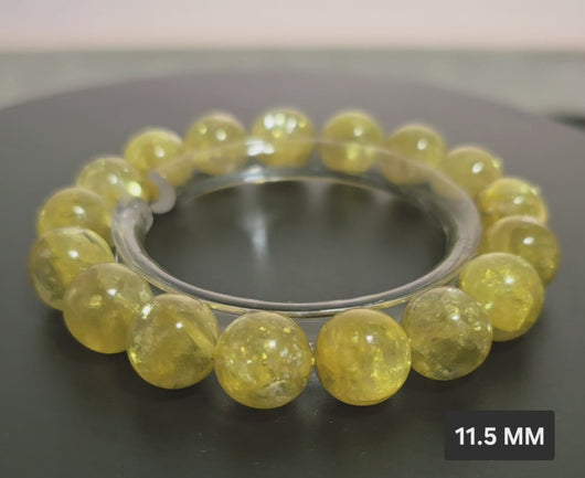 本段影片完整展示黄金鋰雲母水晶手鍊 11.5MM 17粒 的黄金色澤與晶體細節