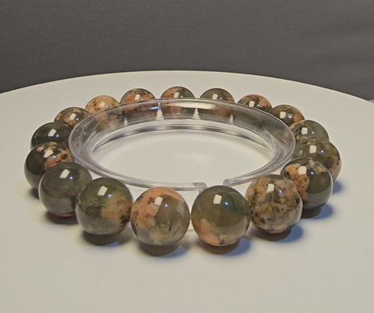 本段影片完整展示藤夢櫻花綠髮晶手鍊 12MM V55 17粒的晶體細節